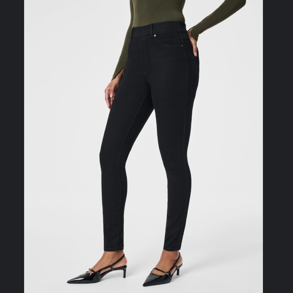 SPANXshape™ EveryWear Black Ankle Skinny Jeans S